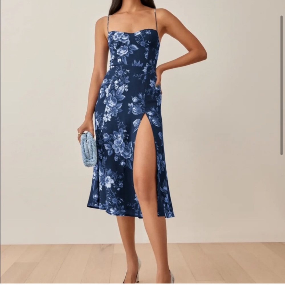 Reformation Juliette dark blue flowers size 2